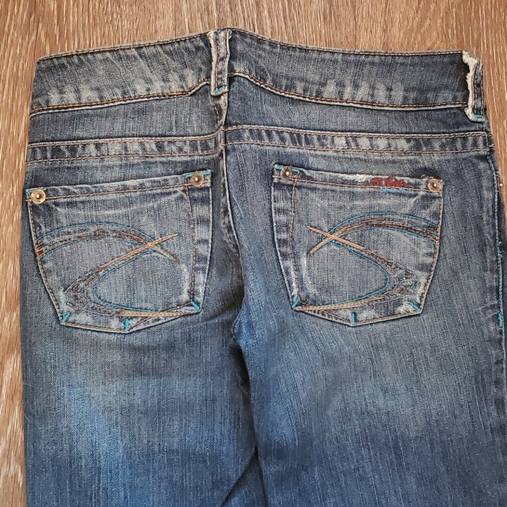 Silver Jeans - Picture 4 of 5